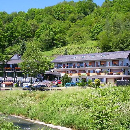 Landhotel Weinhaus Treis Weinähr Екстериор снимка
