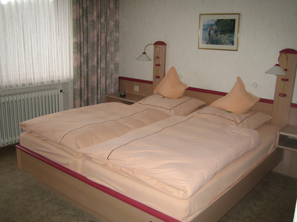 Landhotel Weinhaus Treis Weinähr Стая снимка